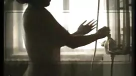 یک غریبه از یک غریبه ...