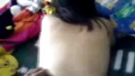 زن زیبا عرب برای عکس ...