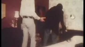 دختری که در عینک است ...