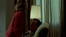 شخص به خاطر رضایت فو ...