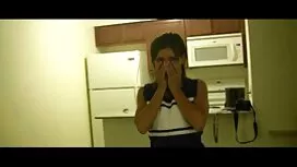 کوتی بر روی مبل ایست ...