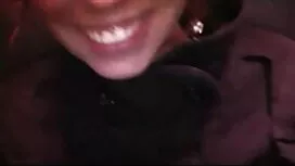 شخص پسر مرغ خود را ع ...